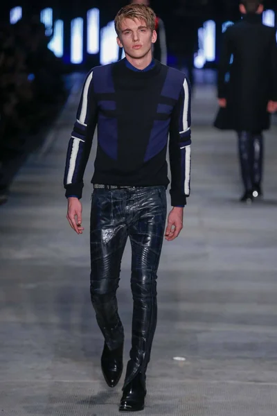 Look 7